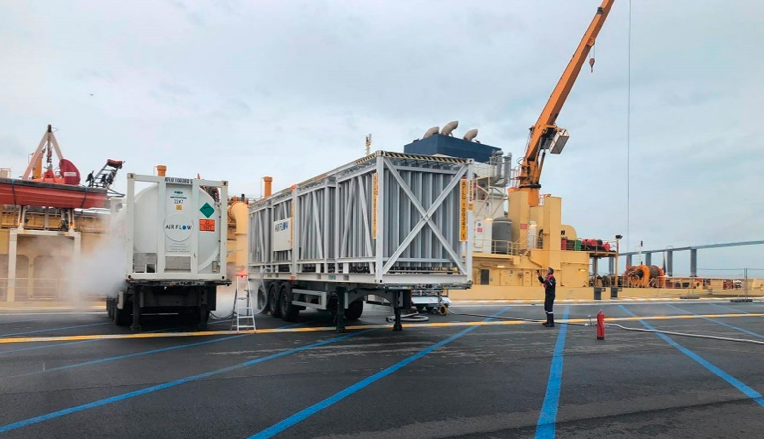 Cryologistics inerts an LNG carrier ship in St Nazaire France